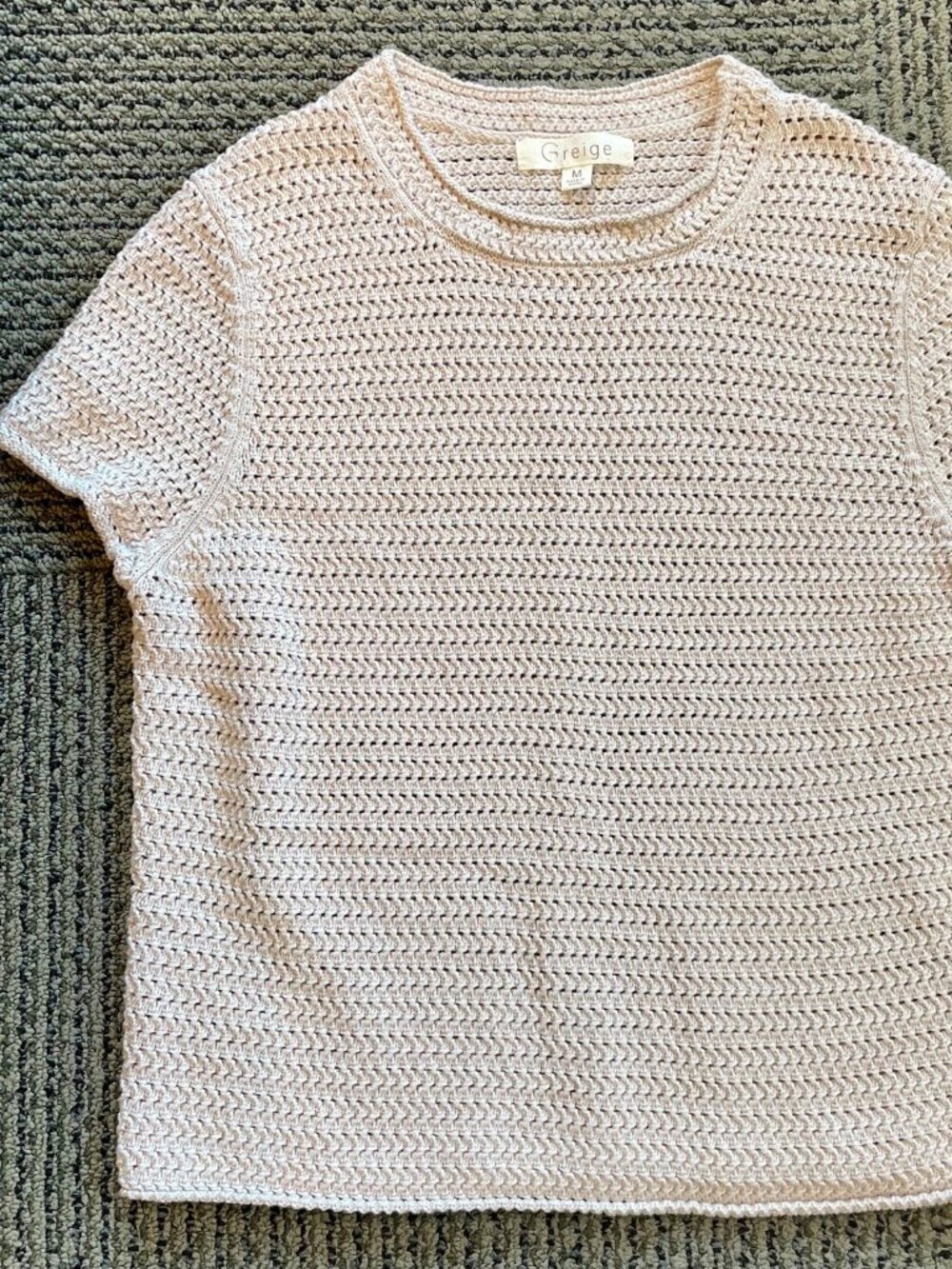 Greige Light Beige Short-Sleeve Crewneck Sweater – Size Medium